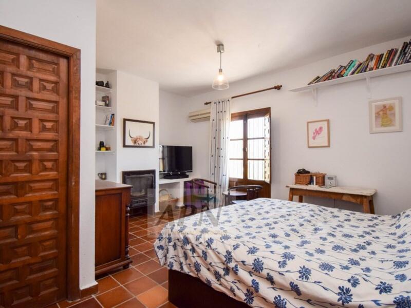 4 bedroom Country House for sale