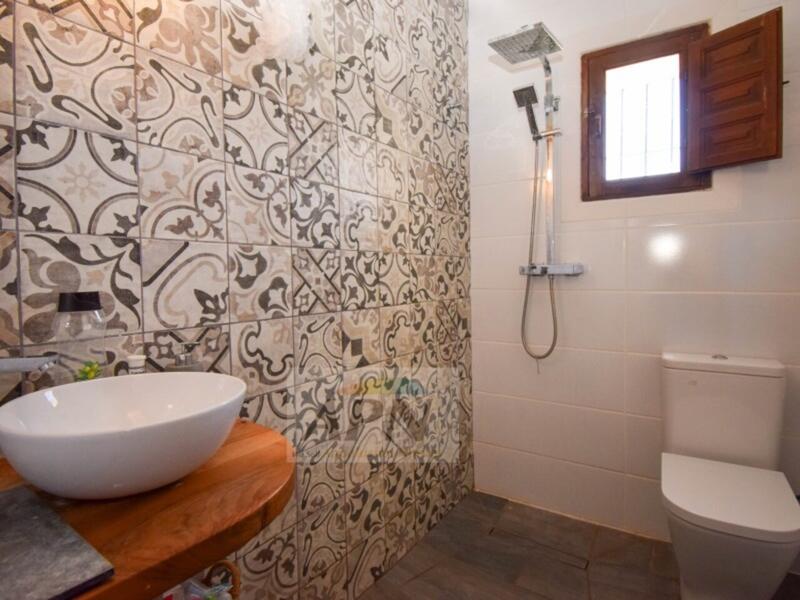 4 bedroom Country House for sale