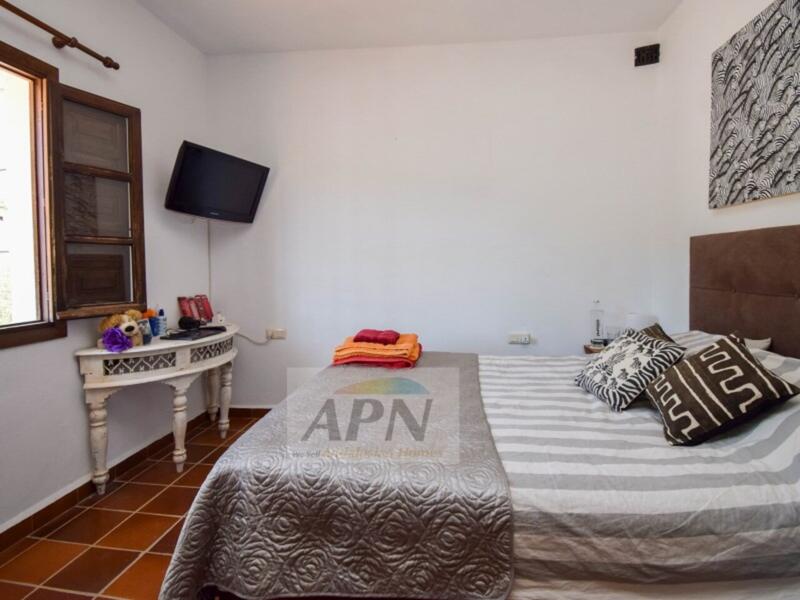 4 bedroom Country House for sale