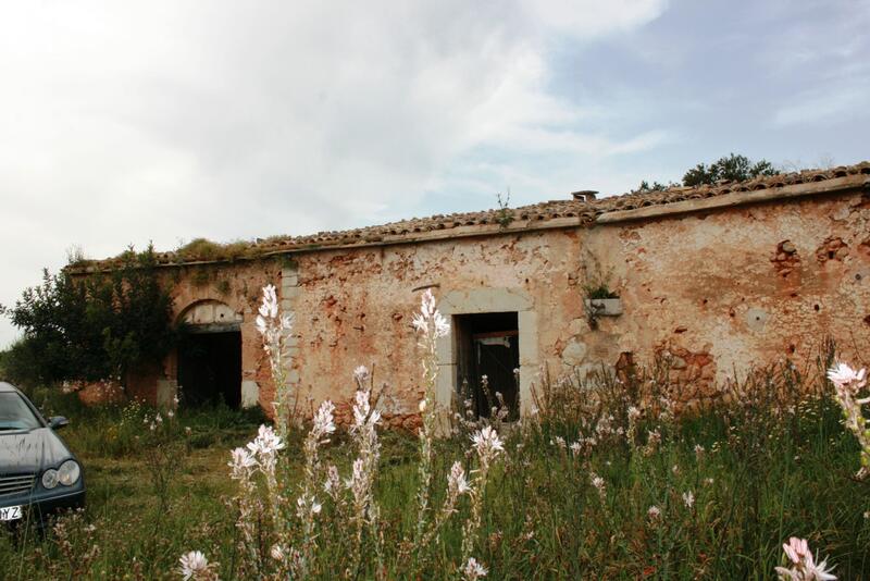 Lantställe till salu