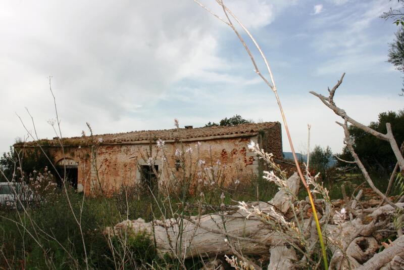 Lantställe till salu