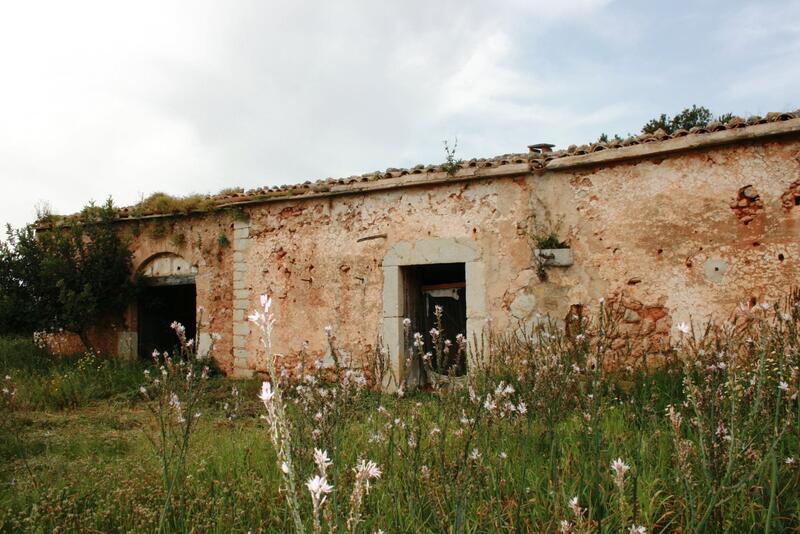 Lantställe till salu