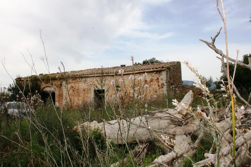 Lantställe till salu