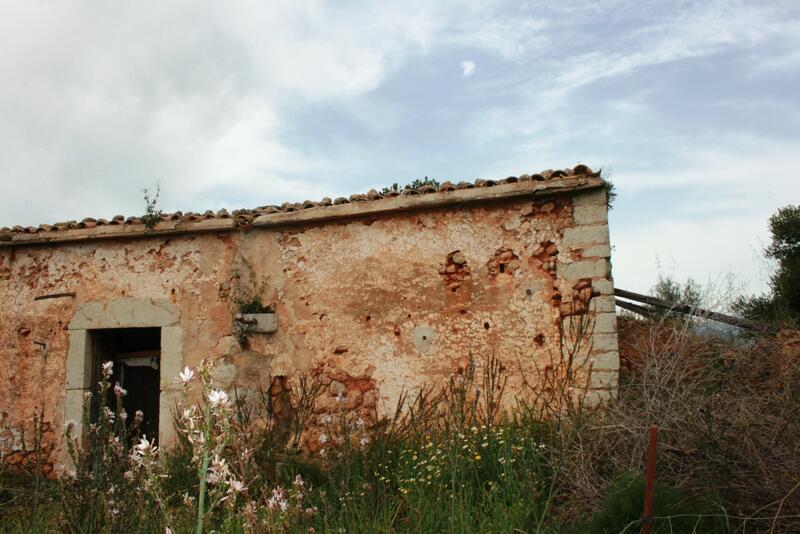 Lantställe till salu