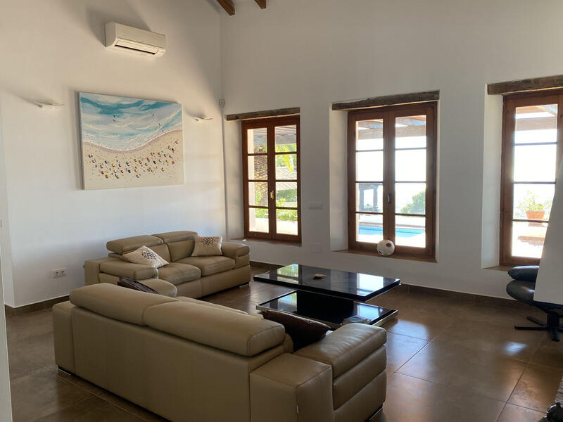 4 bedroom Villa for sale