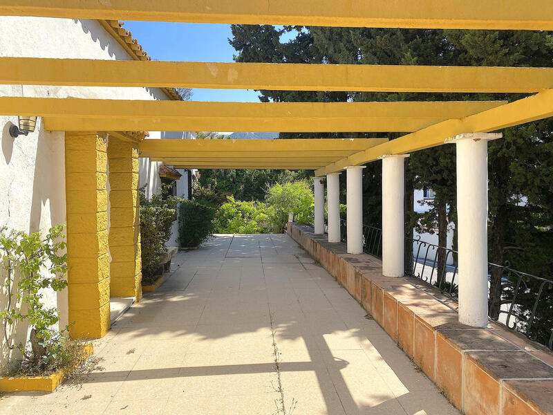 5 soveværelse Landsted til salg