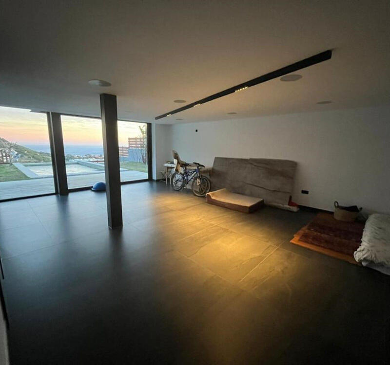 4 bedroom Villa for sale