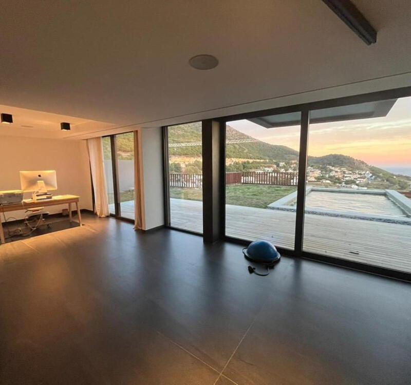 4 bedroom Villa for sale