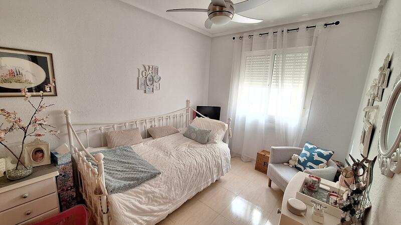 2 Cuarto Villa en venta