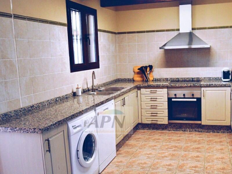 4 Schlafzimmer Landhaus zu verkaufen