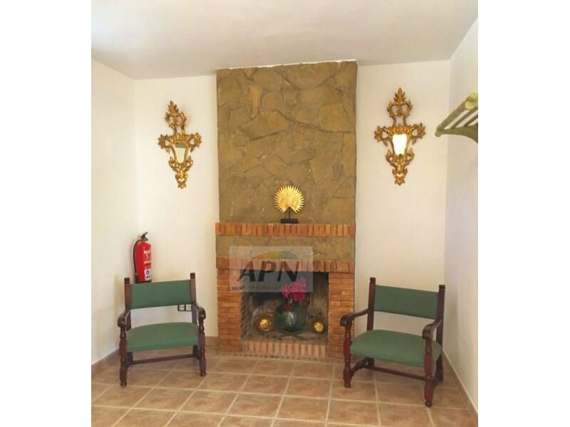 4 Schlafzimmer Landhaus zu verkaufen