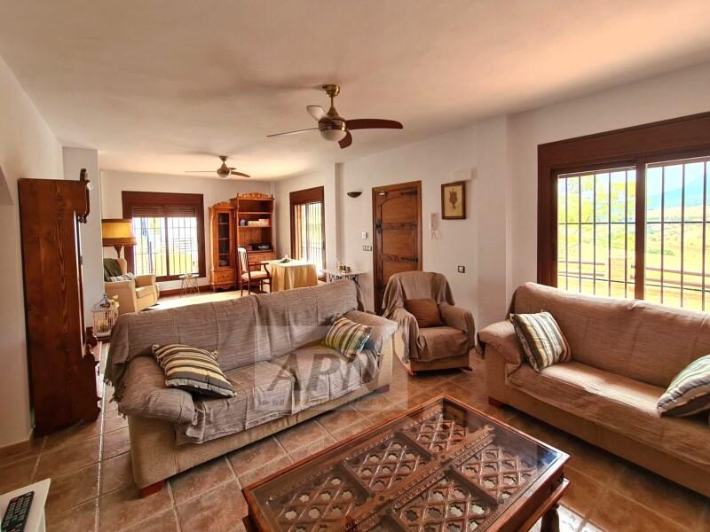 4 Schlafzimmer Landhaus zu verkaufen