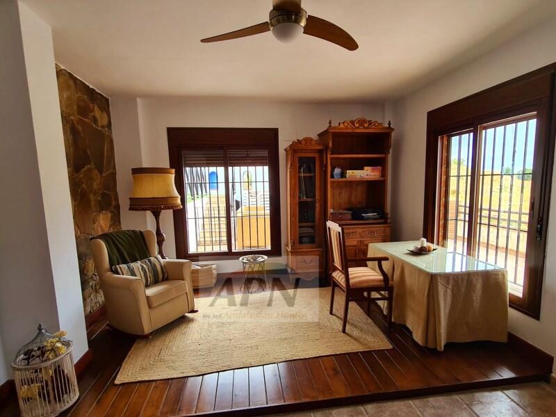 4 Schlafzimmer Landhaus zu verkaufen