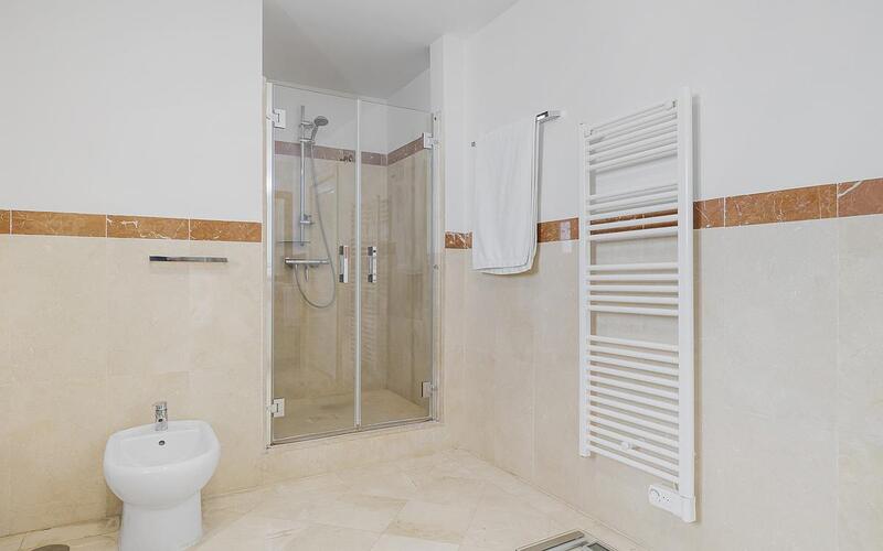 5 soveværelse Byhus til salg