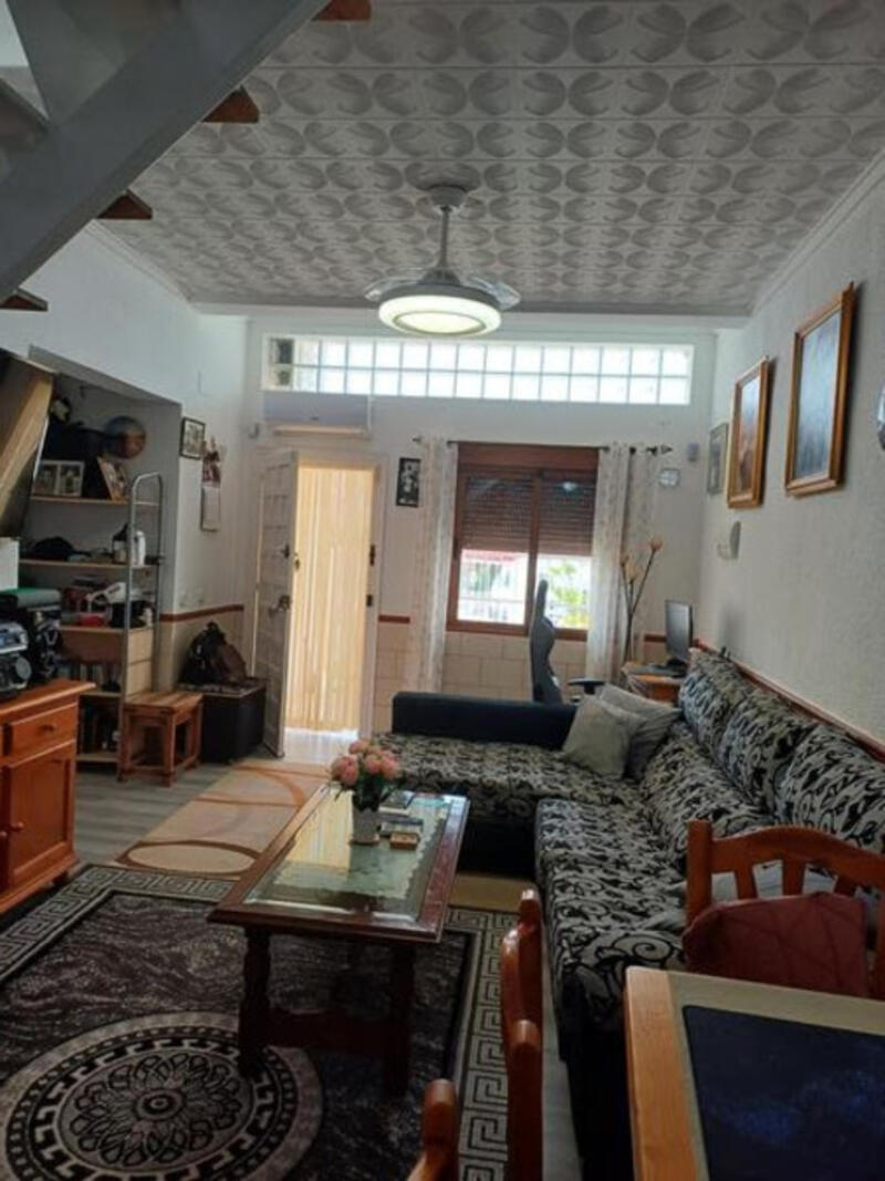 2 slaapkamer Gezinswoning Te koop