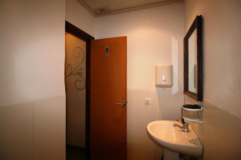 Kommersiella fastigheter till salu