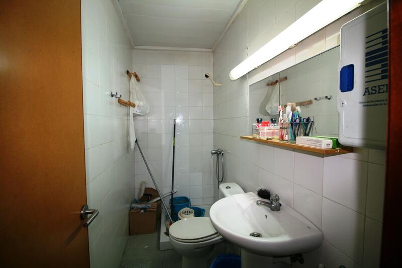 Kommersiella fastigheter till salu