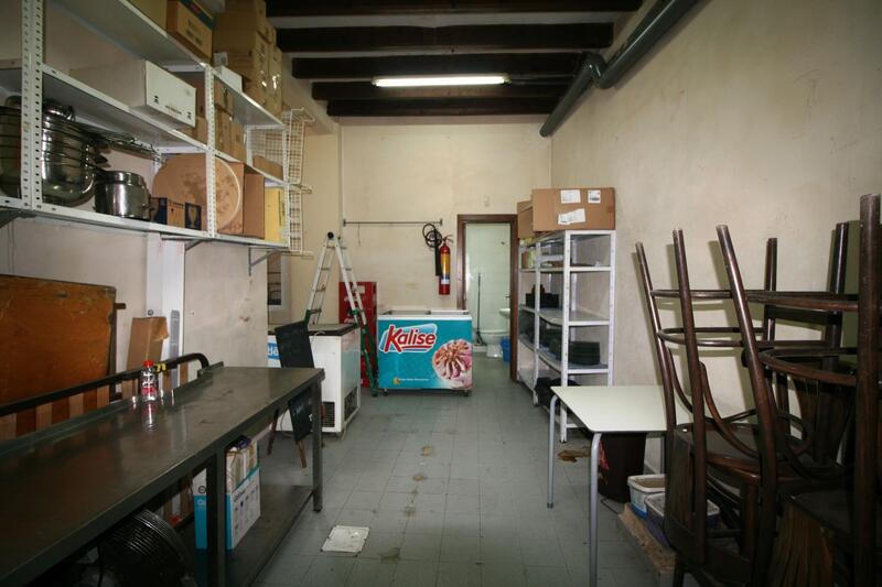 Kommersiella fastigheter till salu