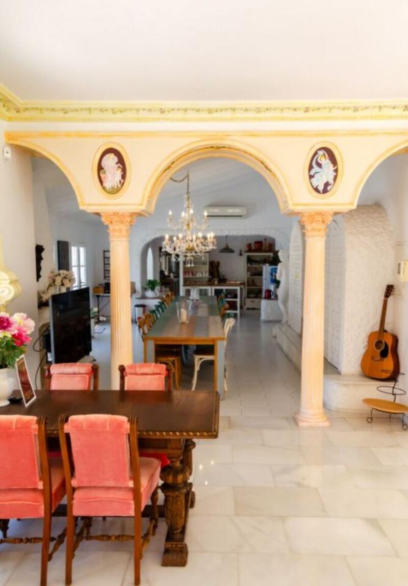 15 bedroom Villa for sale