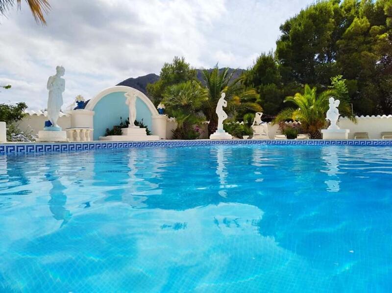 15 bedroom Villa for sale