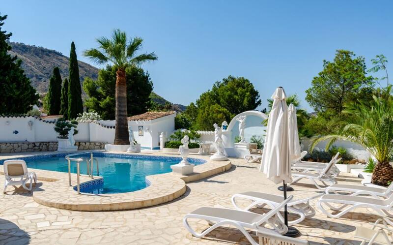 15 bedroom Villa for sale