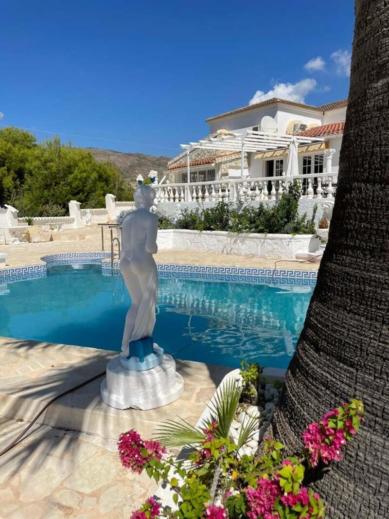 15 bedroom Villa for sale