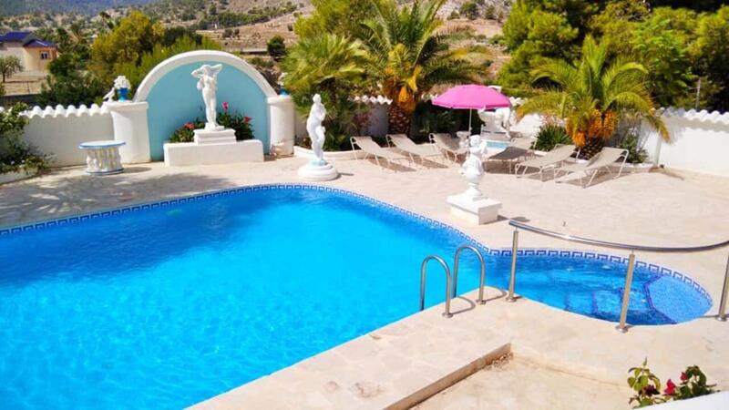 15 bedroom Villa for sale