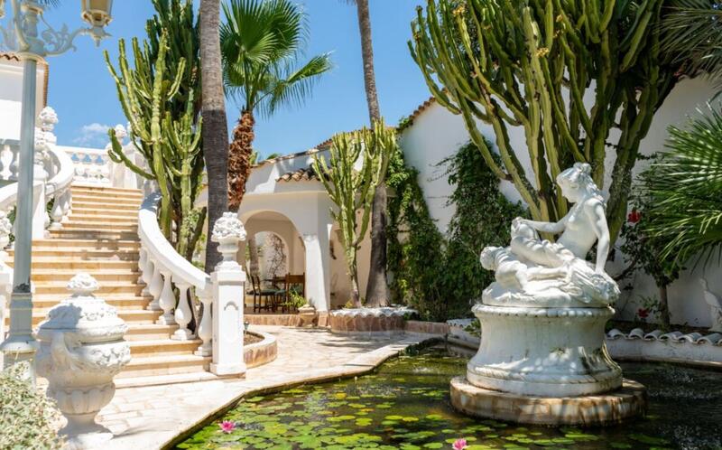 15 bedroom Villa for sale