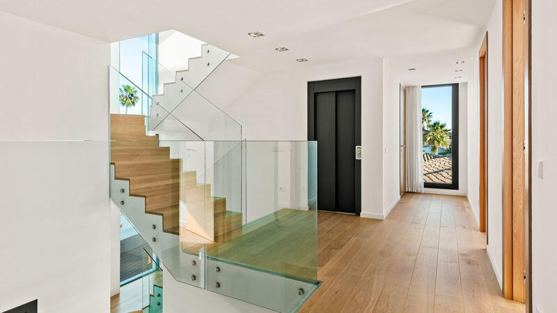 6 bedroom Villa for sale