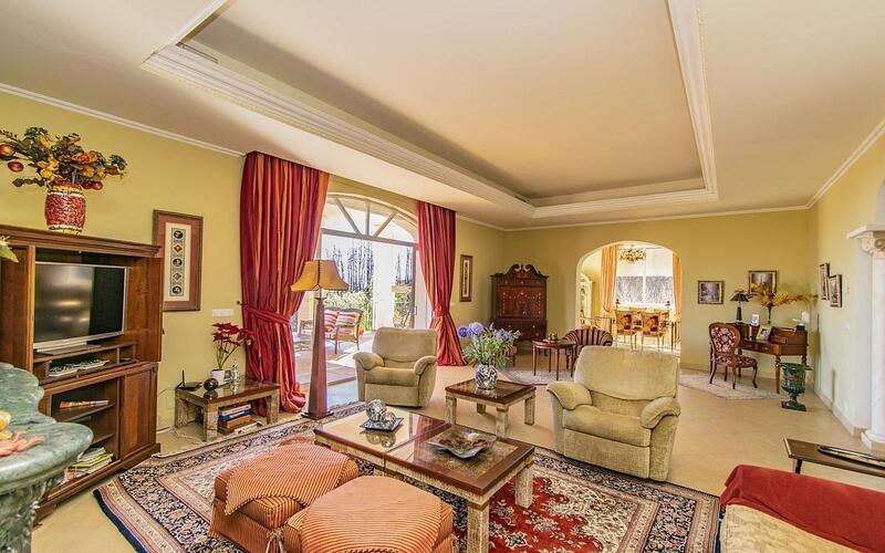 7 sovrum Villa till salu