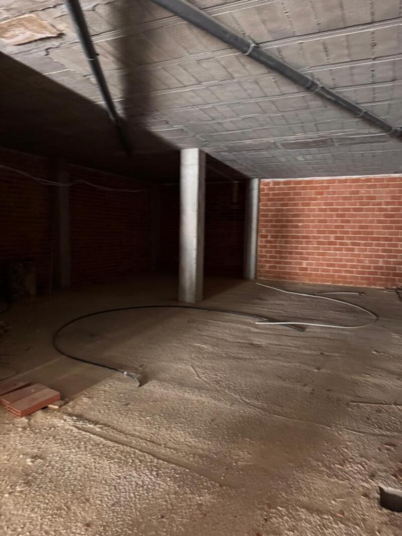 Handelsimmobilie zu verkaufen