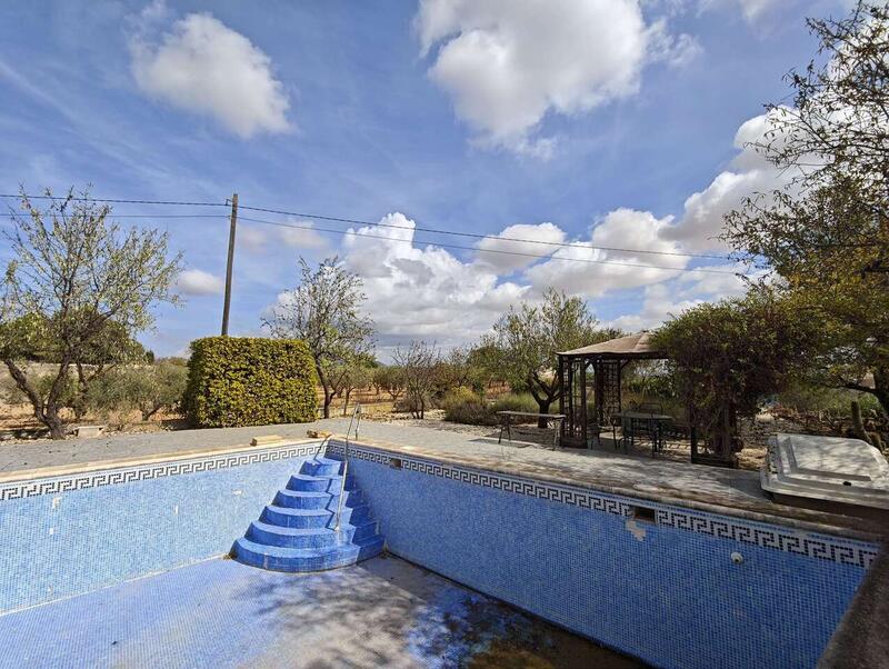 4 bedroom Country House for sale