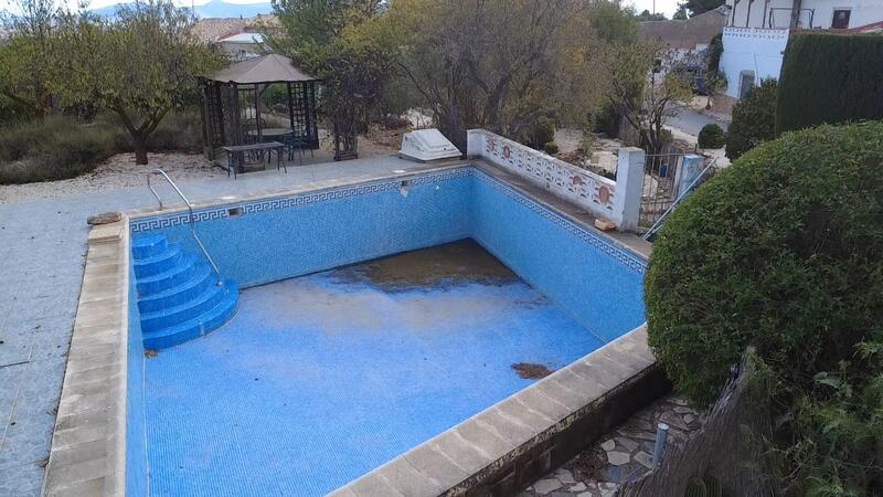 4 bedroom Country House for sale