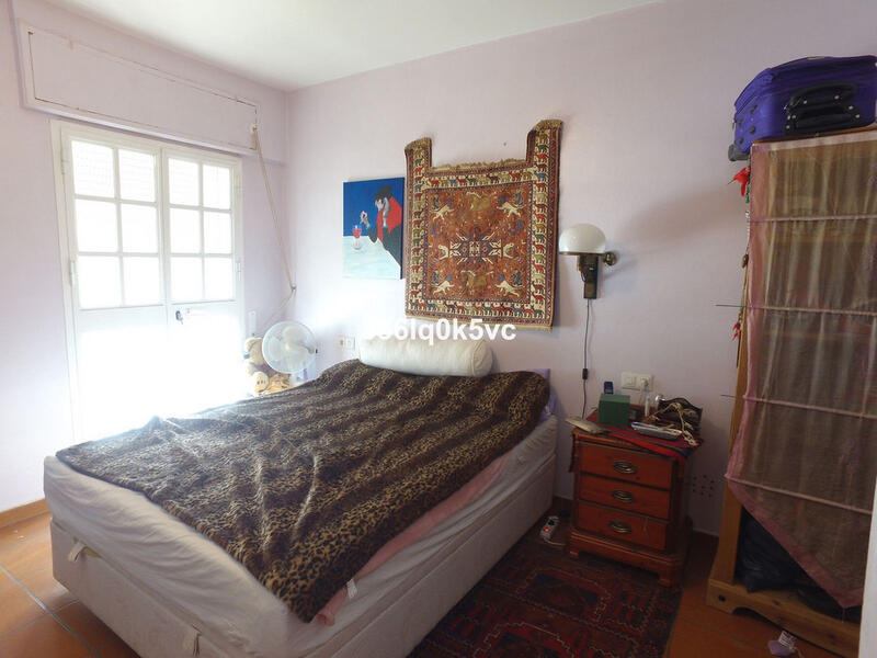 5 bedroom Apartment for sale