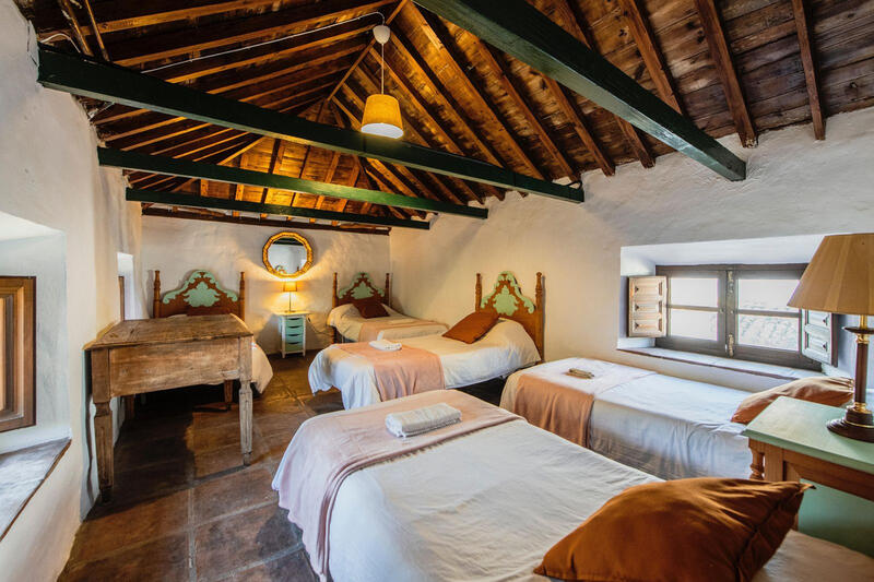 16 soverom Herregård til salgs