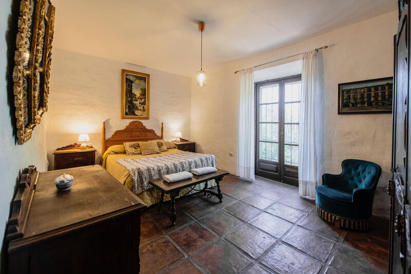 16 soverom Herregård til salgs