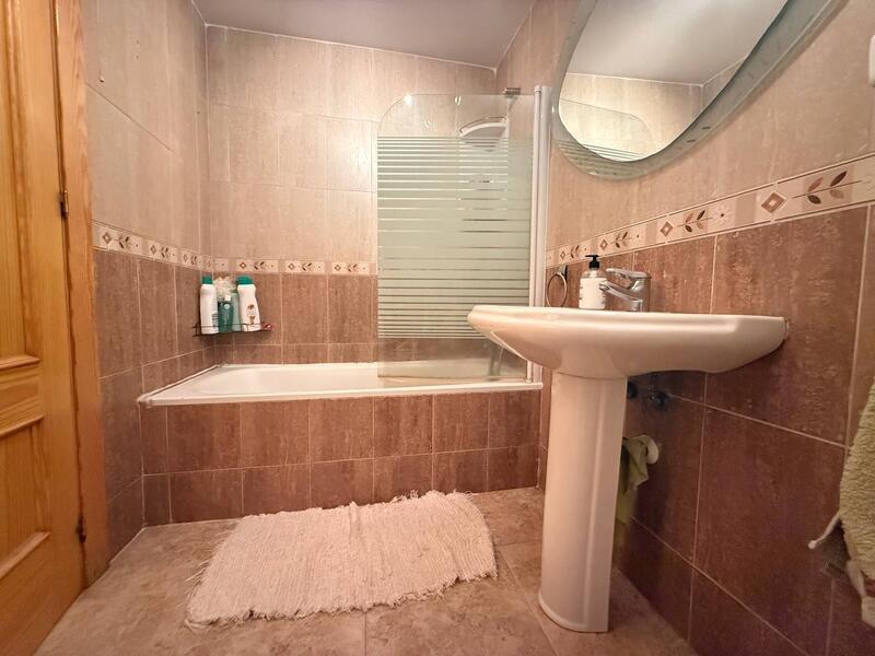 5 slaapkamer Gezinswoning Te koop