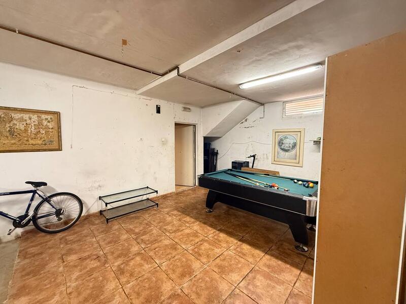 5 slaapkamer Gezinswoning Te koop