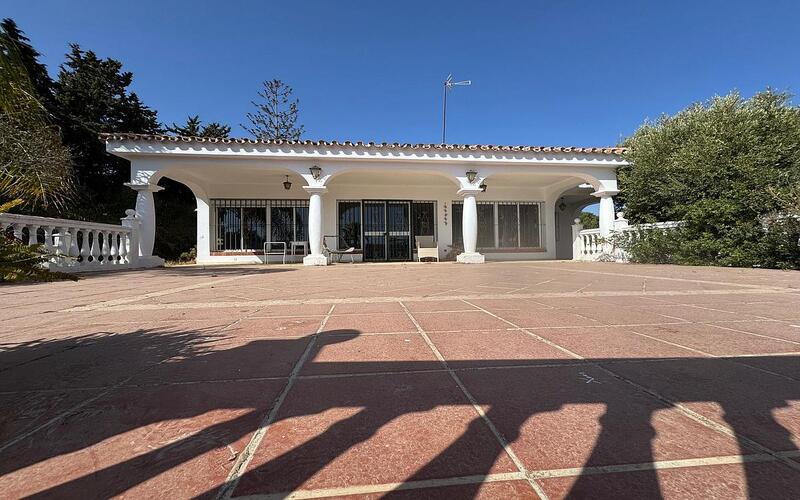Villa en venta en Estepona, Málaga