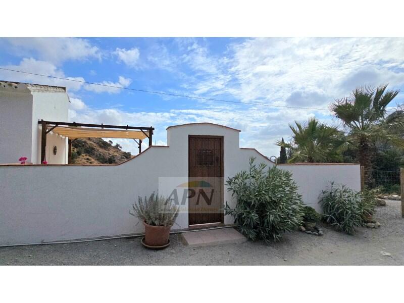 2 bedroom Country House for sale