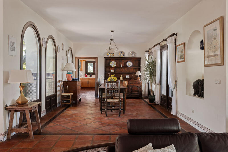 6 Schlafzimmer Landhaus zu verkaufen