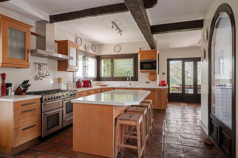 6 Schlafzimmer Landhaus zu verkaufen