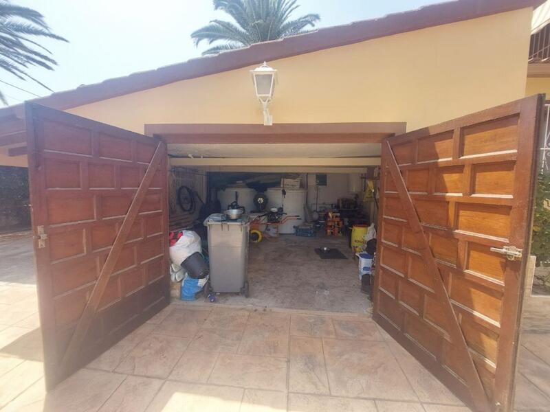 5 bedroom Villa for sale