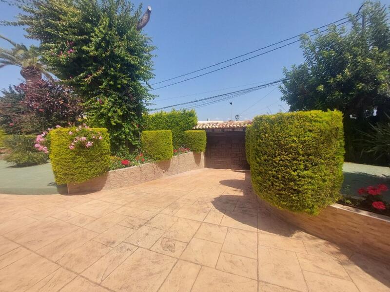 5 bedroom Villa for sale