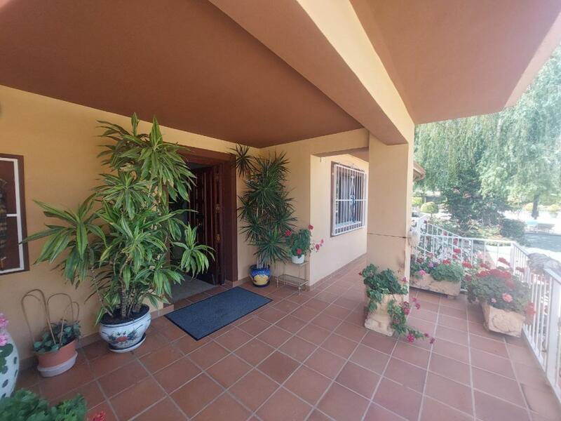 5 bedroom Villa for sale