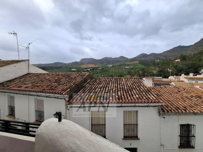 3 bedroom Townhouse for sale