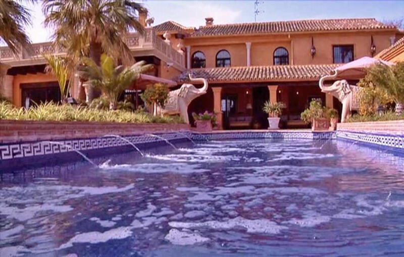 7 bedroom Villa for sale