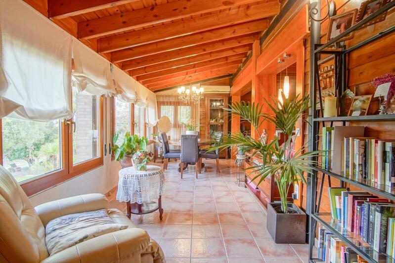 4 bedroom Commercial Property for sale