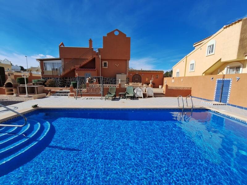 Villa en venta en Camposol, Murcia