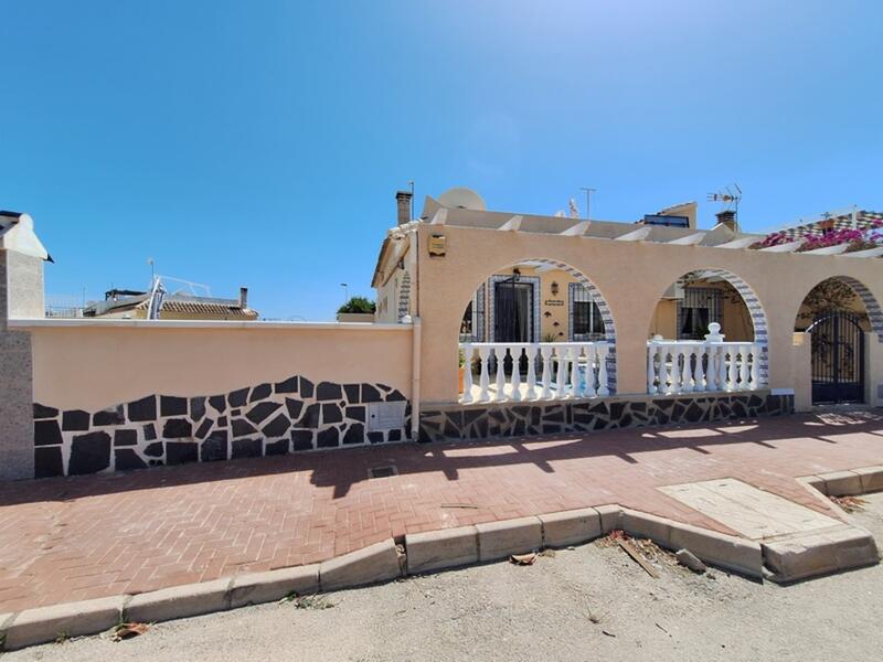 2 Cuarto Villa en venta